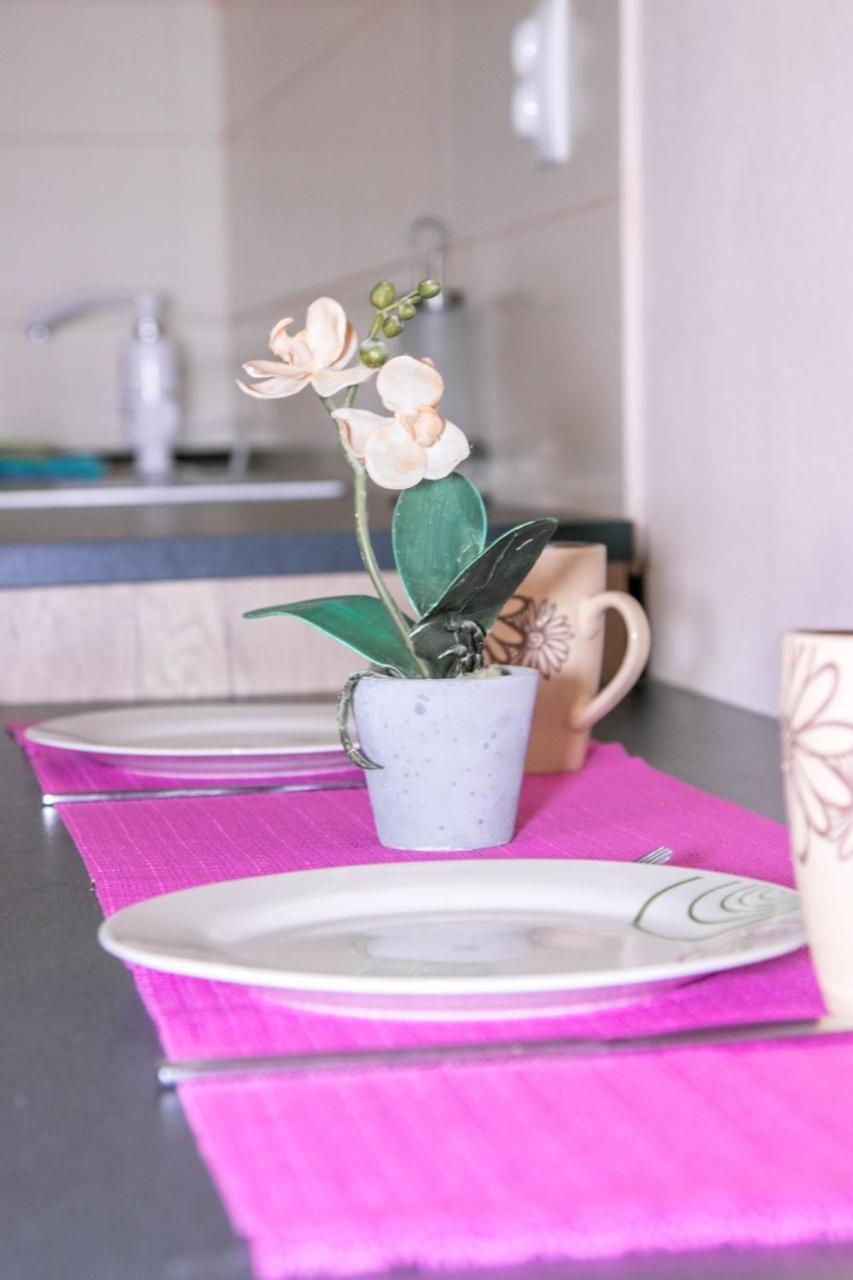 Jug Apartment *