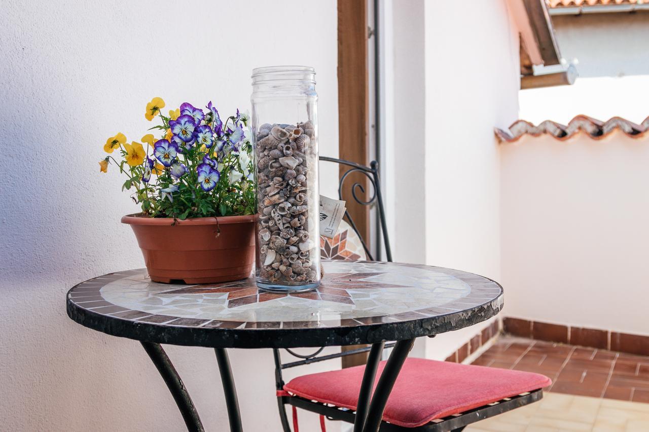 Jug Apartment