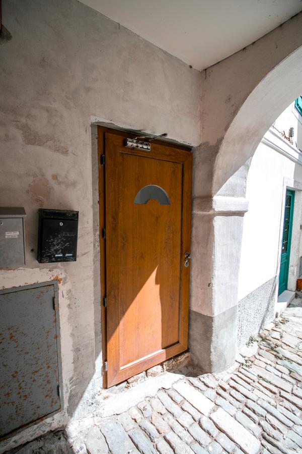Jug Apartment